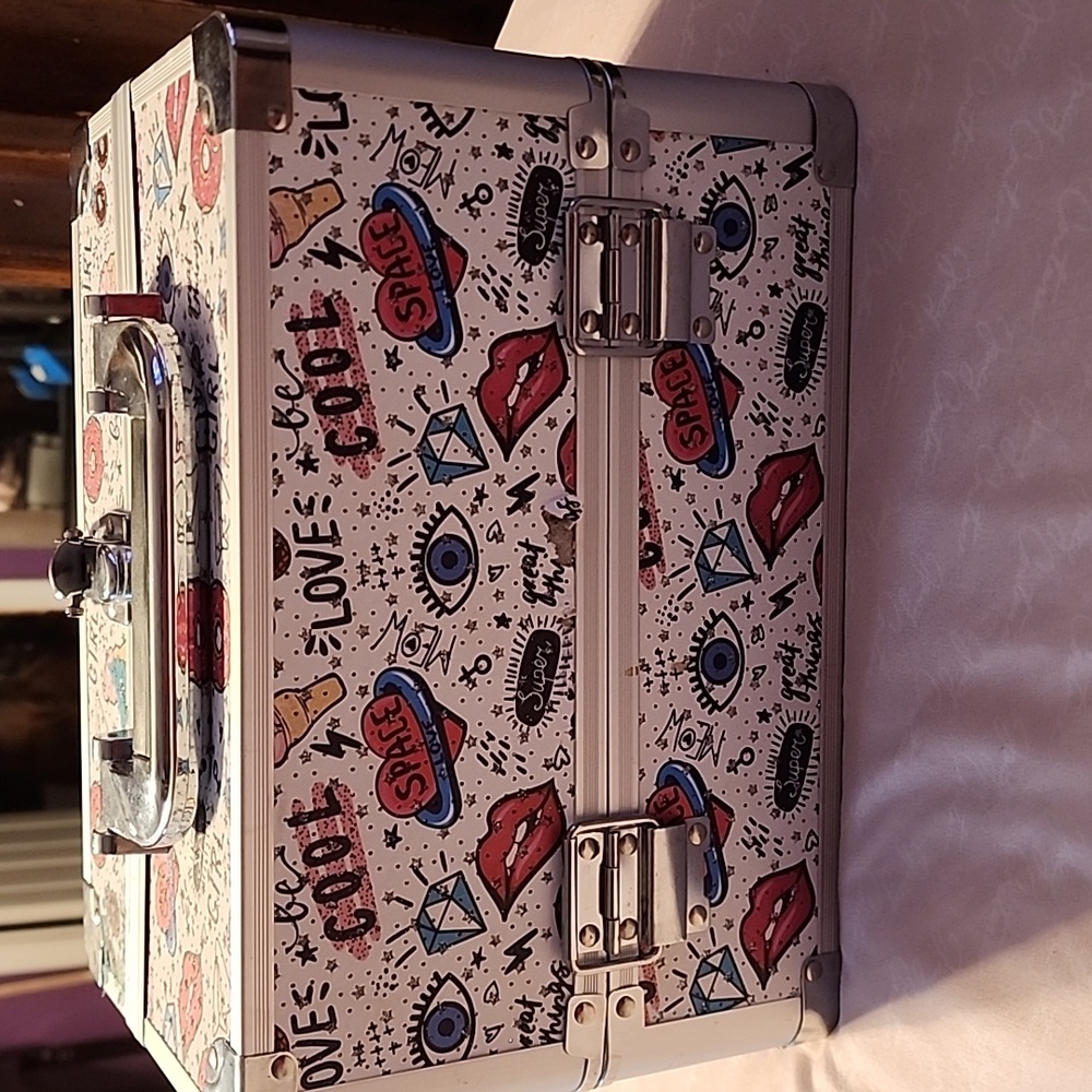 Make up box